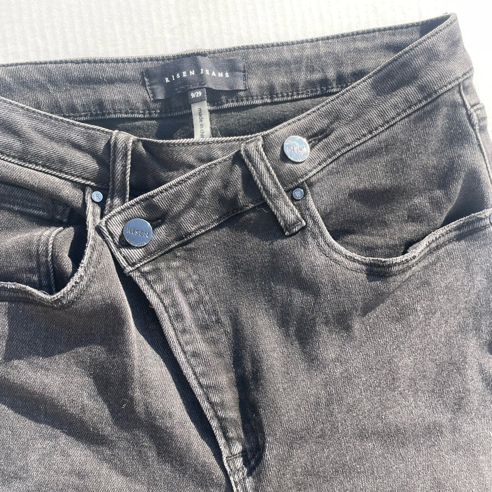 Risen Los Angeles Criss Cross Waist Cropped Jeans Size 9/29 - Picture 3 of 3